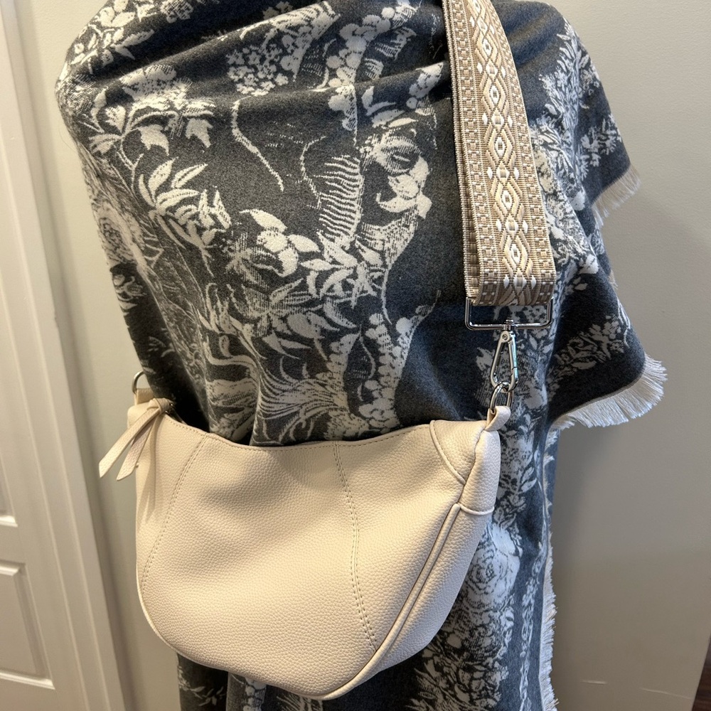 Elegant Cream Shoulder Bag Half Moon Vegan Leather Detachable Strap Crossbody